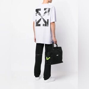 Off-White Men’s Caravaggio Arrow short-sleeve T-shirt Size Medium